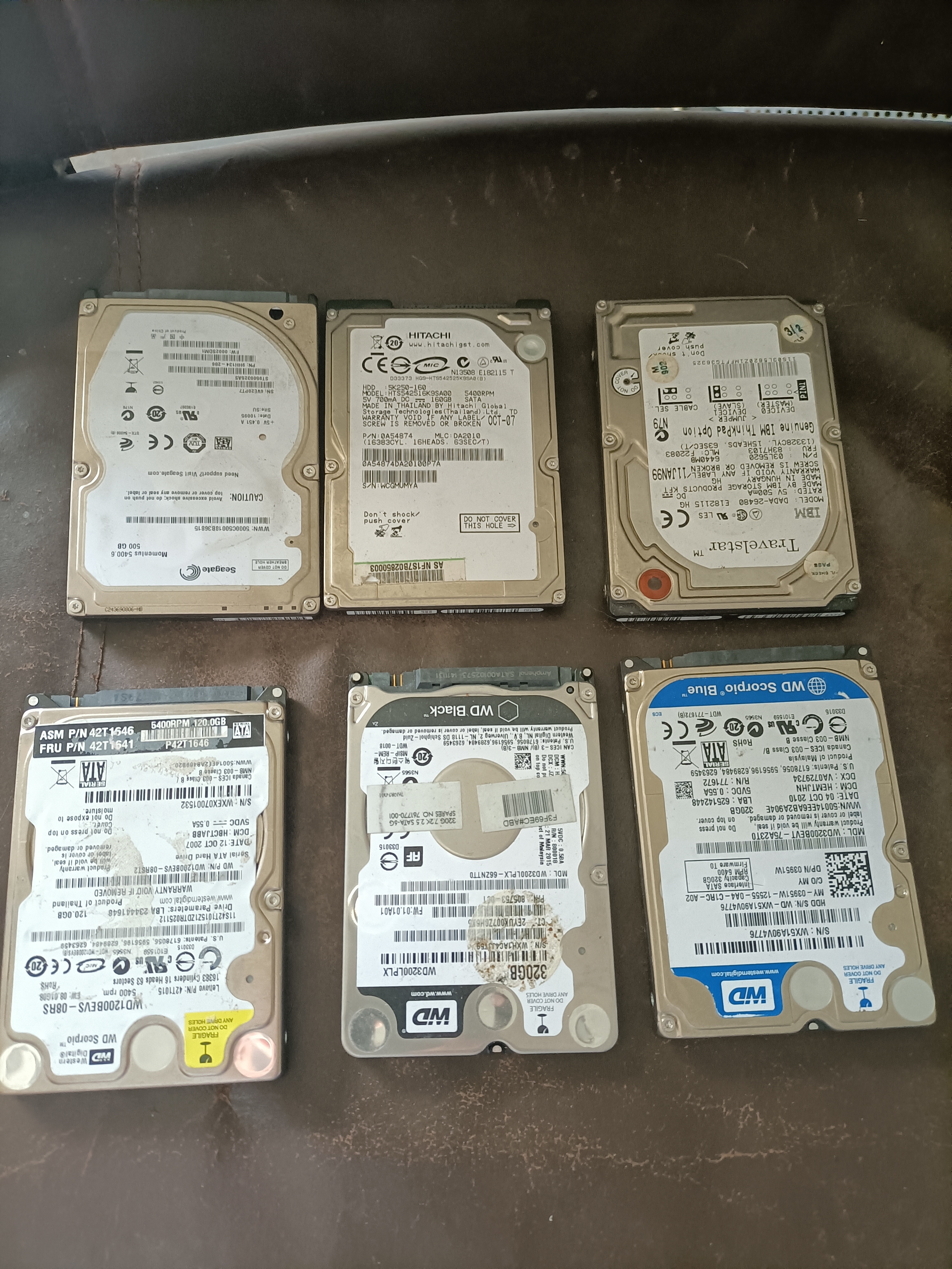 Darujem staré HDD 2.5"...